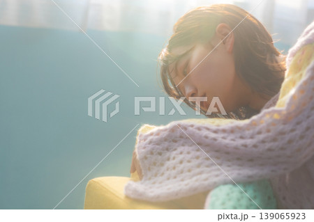 若い女性のポートレート 139065923