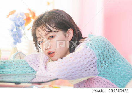 若い女性のポートレート 139065926