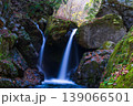 晩秋の音水渓谷の風景　明神滝7　兵庫県宍粟市 139066501