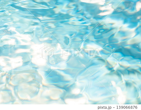 キラキラ水面　夏色のイメージ 139066876