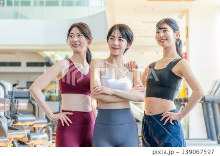 ダイエットに成功した女性 ダイエットに成功した女性 139067597