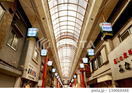 サンティフルみくに商店街のアーケードの風景 大阪市淀川区 サンティフルみくに商店街のアーケードの風景 大阪市淀川区 139068488