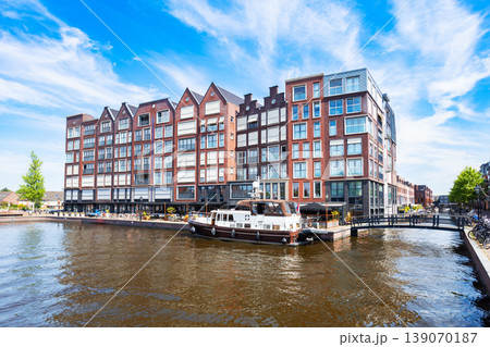 Voormeer canal with modern apartments in Alkmaar town 139070187