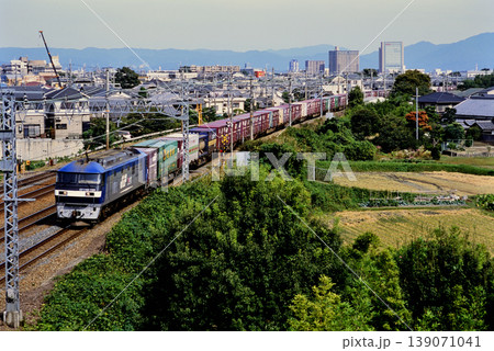2007年 東海道線を走るEF210-131コンテナ貨物列車 2007年 東海道線を走るEF210-131コンテナ貨物列車 139071041