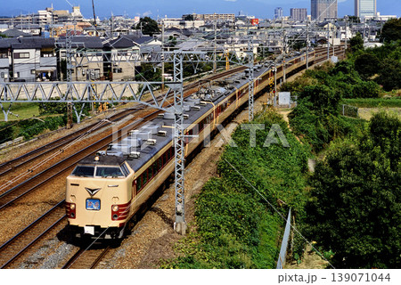 2007年　東海道線を走る485系L特急雷鳥9両 139071044