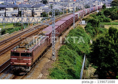 2007年 東海道線を走るEF8138コンテナ貨物列車 2007年 東海道線を走るEF8138コンテナ貨物列車 139071080