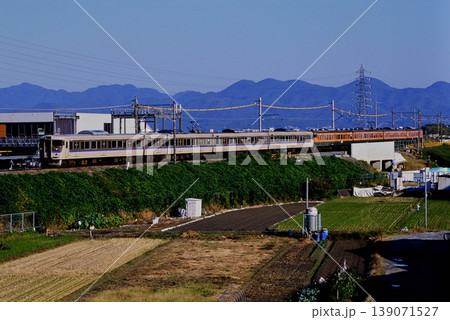 2007年 築堤を走る113系回送電車8両 2007年 築堤を走る113系回送電車8両 139071527