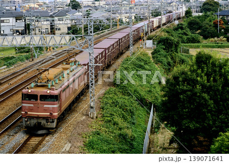 2007年 東海道線を走るEF8128コンテナ貨物列車 2007年 東海道線を走るEF8128コンテナ貨物列車 139071641