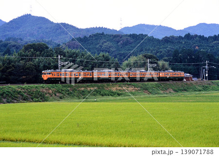 2007年　草津線を走る113系普通電車4両 139071788