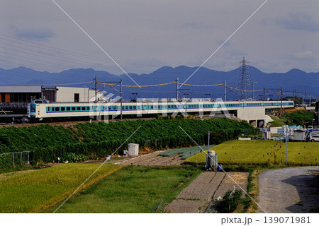 2007年　築堤を走る381系L特急くろしお送込み回送 139071981