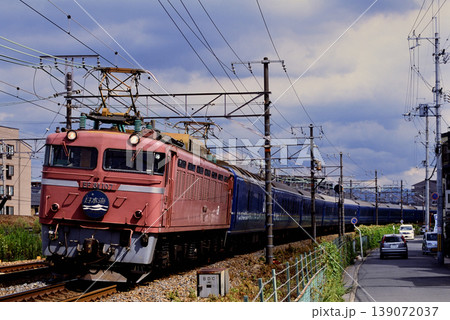 2007年　東海道線を走るEF81107ブルートレイン日本海4号 139072037