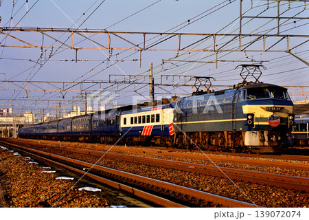2007年　東海道線を走るEF6649ブルートレインなは・あかつき 139072074