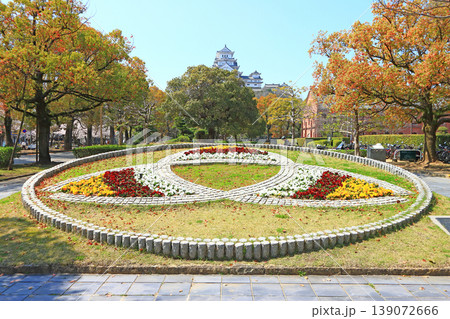兵庫県姫路市、姫路市市徽章と姫路城の風景 兵庫県姫路市、姫路市市徽章と姫路城の風景 139072666