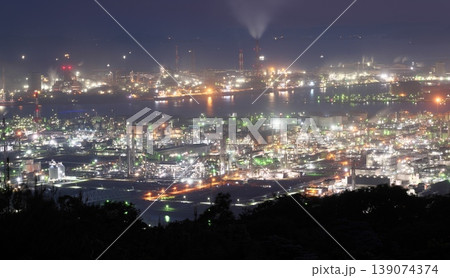 水島コンビナートの工場夜景 139074374