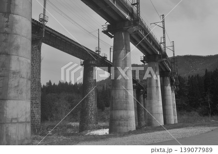 新潟県　湯沢　毛渡沢橋 139077989