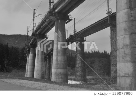 新潟県　湯沢　毛渡沢橋 139077990