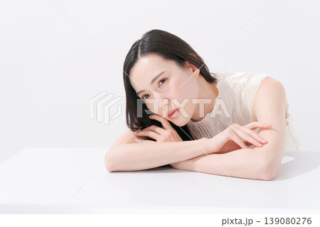 美しい女性のポートレート 美しい女性のポートレート 139080276