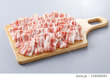 豚バラ肉切り落とし 豚バラ肉切り落とし 139080685