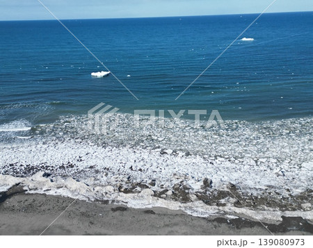 斜里町のシーニックバイウェイ北海道の海岸線の空撮 斜里町のシーニックバイウェイ北海道の海岸線の空撮 139080973