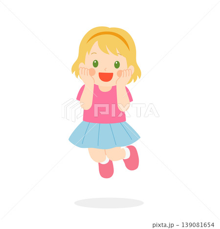 元気にジャンプする笑顔の女の子_4 139081654