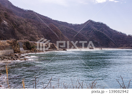 新潟県シーサイドラインから見える日本海沿岸の風景 139082942
