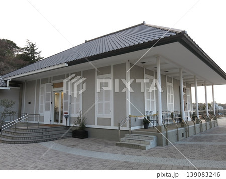 横須賀市のヴェルニー公園にあるティボディエ邸 139083246