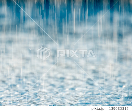 梅雨・激しく降る雨のイメージ 梅雨・激しく降る雨のイメージ 139083315