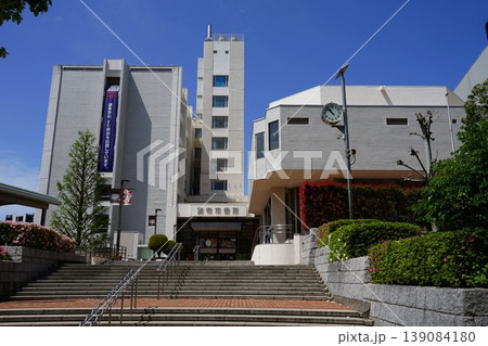 晴れた日の調布市役所 4月調布781調布市役所 晴れた日の調布市役所 4月調布781調布市役所 139084180