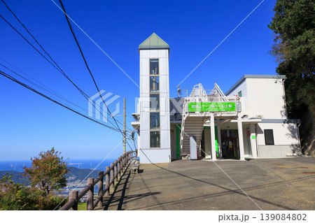北九州市の人気観光スポット皿倉山ケーブルカー山上駅 139084802