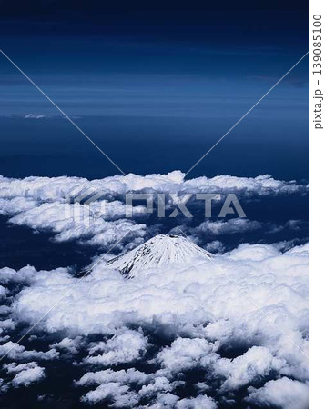 上空から見た富士山 上空から見た富士山 139085100