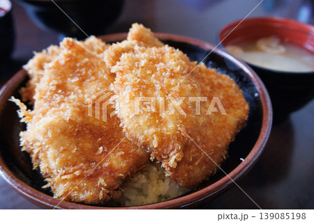 新潟名物の美味しいタレかつ丼 新潟名物の美味しいタレかつ丼 139085198