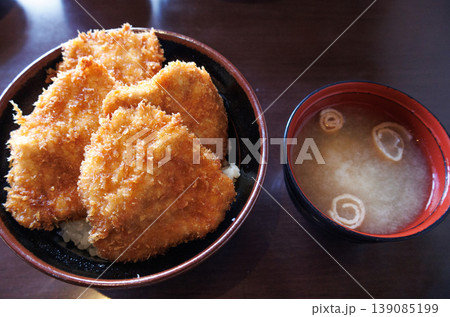 新潟名物の美味しいタレかつ丼 新潟名物の美味しいタレかつ丼 139085199