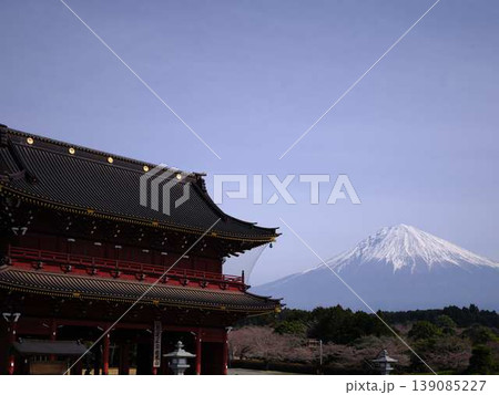 大石寺と富士山 139085227