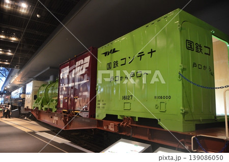 貨物車両「コキ50000」(鉄道博物館/埼玉県さいたま市大宮区大成町3丁目47番) 貨物車両「コキ50000」(鉄道博物館/埼玉県さいたま市大宮区大成町3丁目47番) 139086050