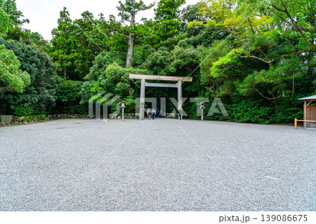 【三重県】神聖な雰囲気が漂う伊勢神宮の外宮 【三重県】神聖な雰囲気が漂う伊勢神宮の外宮 139086675