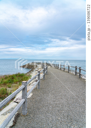 【三重県】二見浦の海岸沿いにある二見浦公園 139086722