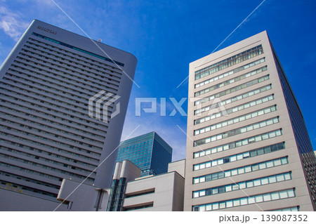 【大阪風景】大阪駅南側周辺の空とビル群 139087352