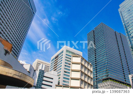 【大阪風景】大阪駅南側周辺の空とビル群 【大阪風景】大阪駅南側周辺の空とビル群 139087363
