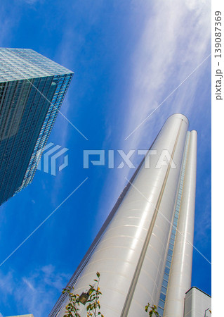【大阪風景】大阪駅南側周辺の空とビル群 【大阪風景】大阪駅南側周辺の空とビル群 139087369