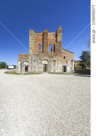 San Galgano Abbey ruins in Tuscany, Chiusdino, Italy San Galgano Abbey ruins in Tuscany, Chiusdino, Italy 139090077