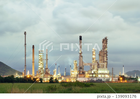 Oil Refinery Plant at Twilight in Bang Lamung, Chonburi Oil Refinery Plant at Twilight in Bang Lamung, Chonburi 139093176