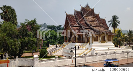 ホー・プラバン寺院【ラオス・ルアンパバーン】 ホー・プラバン寺院【ラオス・ルアンパバーン】 139093695