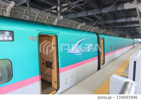 JR北海道北海道新幹線の奥津軽いまべつ駅の風景 139093996
