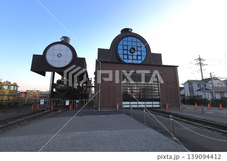 真岡駅のSLキューロク館と展示車 D51146号機 139094412