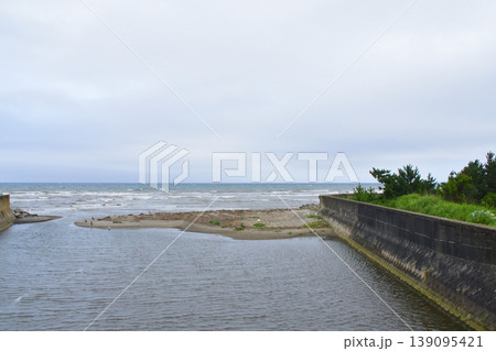 JR東日本津軽線の蟹田駅から油川駅までの国道280号の風景 139095421