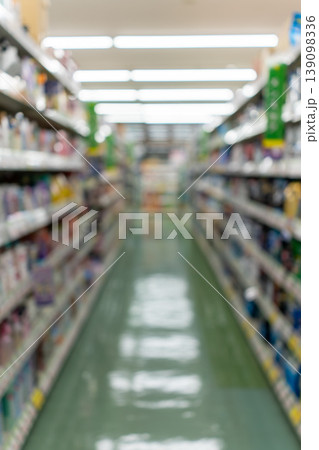 ドラッグストア店内のアウトフォーカス背景素材 ドラッグストア店内のアウトフォーカス背景素材 139098336