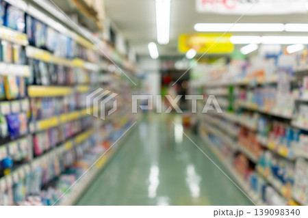 ドラッグストア店内のアウトフォーカス背景素材 ドラッグストア店内のアウトフォーカス背景素材 139098340