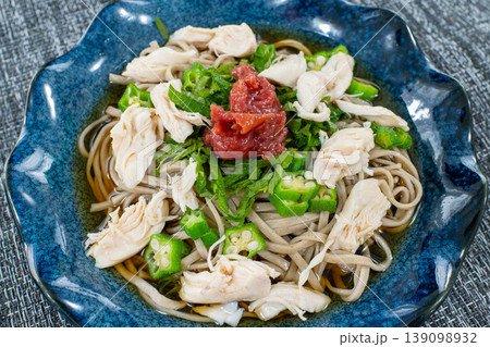 鶏むね肉と梅干しのさっぱり冷製そば 鶏むね肉と梅干しのさっぱり冷製そば 139098932