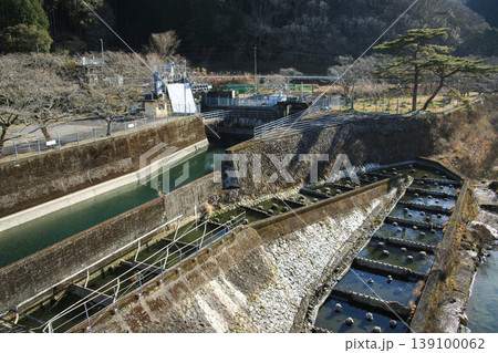 高知県四万十町　佐賀取水堰　階段式魚道 139100062
