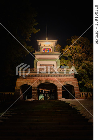 金沢 尾山神社 神門のライトアップとステンドグラス 金沢 尾山神社 神門のライトアップとステンドグラス 139100319